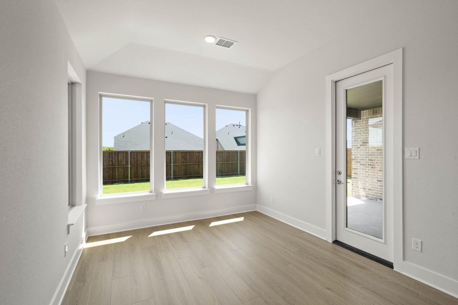 Spacious, unfurnished interior of a new home in Discovery Collection at Bridgewater, Midlothian (Image 18).