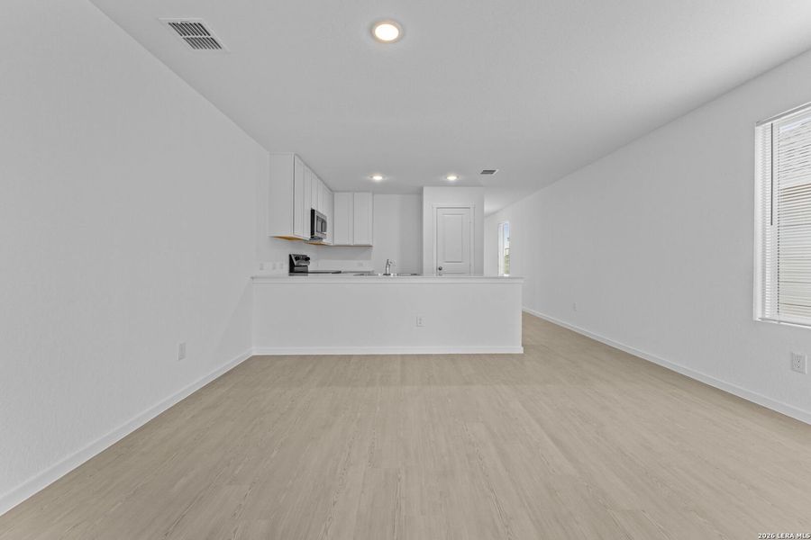 Spacious, unfurnished interior of a new home in Hidden Oasis, San Antonio (Image 23). Spacious, unfurnished interior of a new home in Hidden Oasis, San Antonio (Image 23).