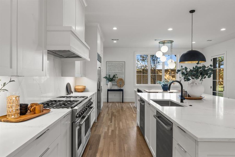 Furnished interior view inside a new home in , Dallas (Image 15).
