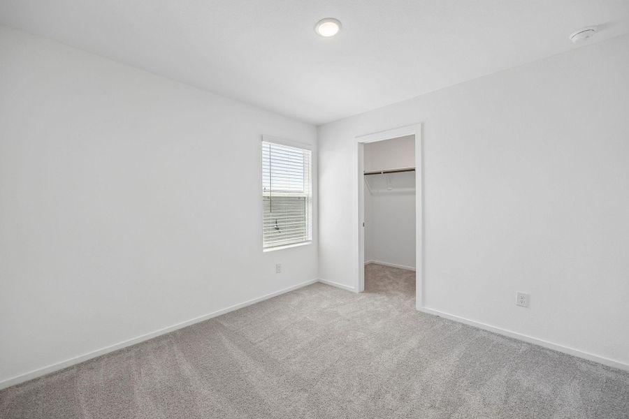 Spacious, unfurnished interior of a new home in Stokesbury, Waller (Image 27).
