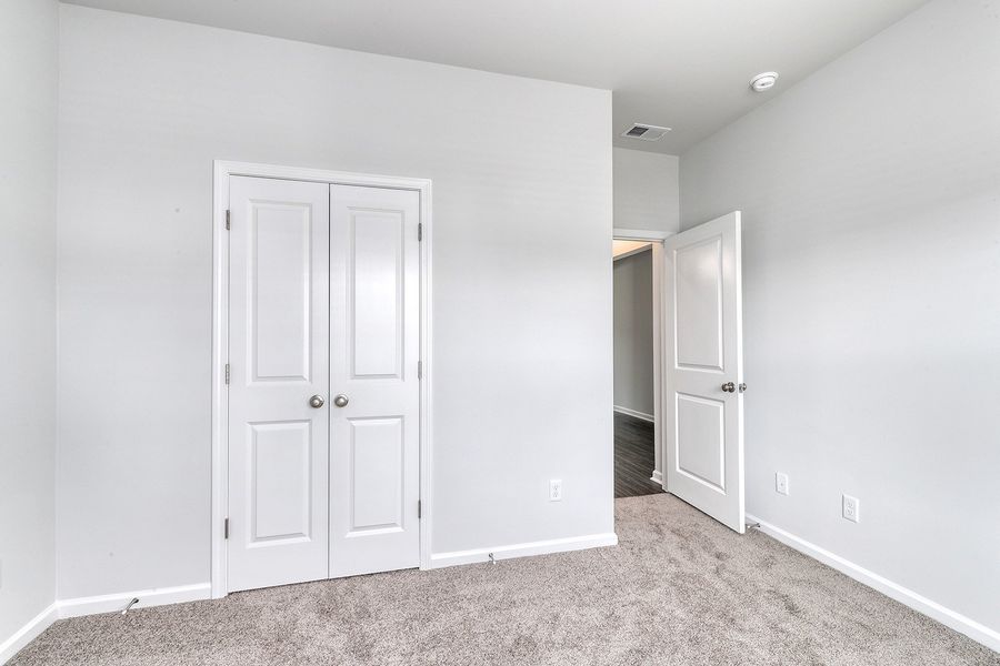 Spacious, unfurnished interior of a new home in Allston Park, Calabash (Image 27).