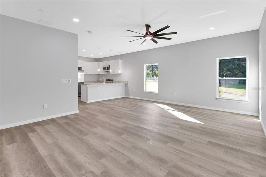 Spacious, unfurnished interior of a new home in , Deland (Image 20).