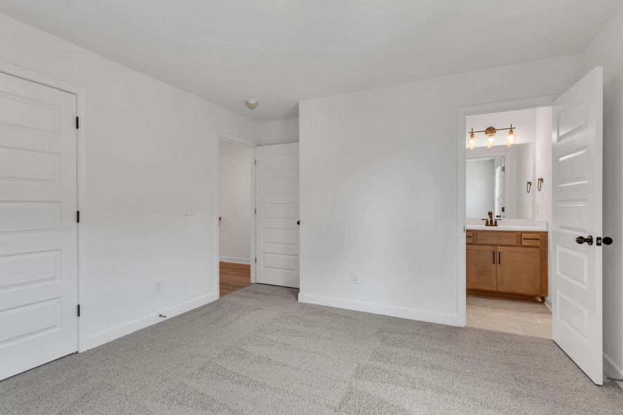 Spacious, unfurnished interior of a new home in Oxford Station, Gallatin (Image 25). Spacious, unfurnished interior of a new home in Oxford Station, Gallatin (Image 25).