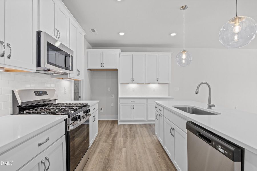 Kitchen - Classic White Button