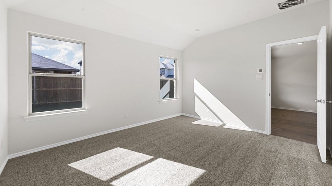 Representative unfurnished interior of a home built from the Amber by D.R. Horton in Cottonwood, Dorchester (Image 9).