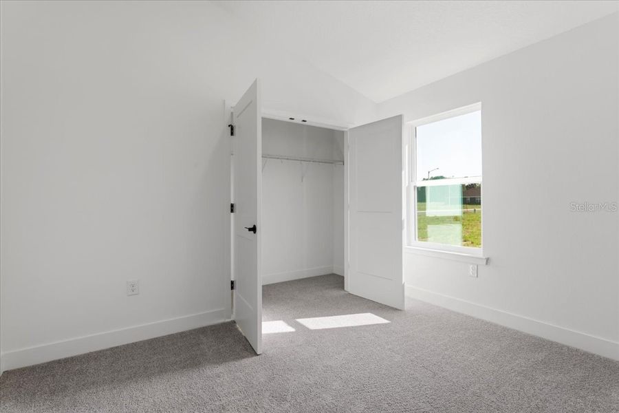 Spacious, unfurnished interior of a new home in Kirkland Farms, Alachua (Image 37).