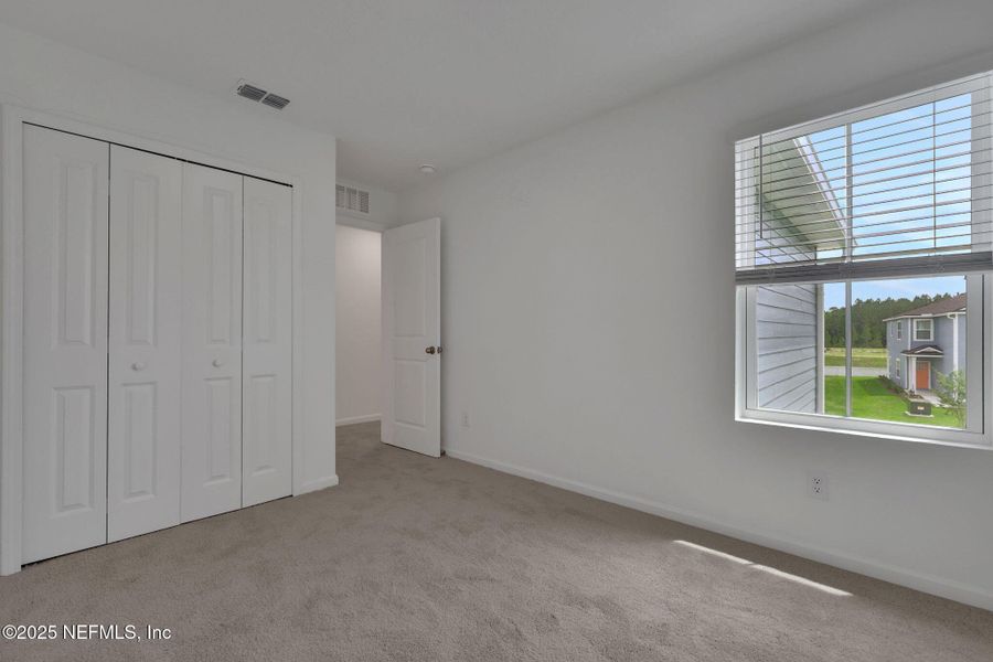 Spacious, unfurnished interior of a new home in , Middleburg (Image 21).