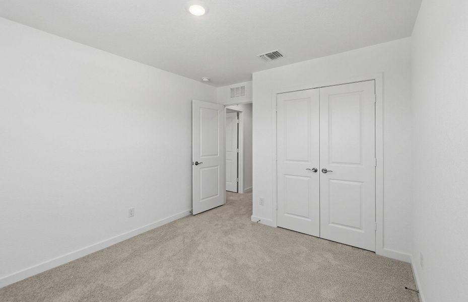 Spacious, unfurnished interior of a new home in Santa Rita Ranch, Liberty Hill (Image 16).