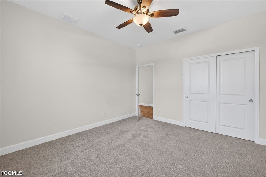 Spacious, unfurnished interior of a new home in Cape Coral, Cape Coral (Image 29).