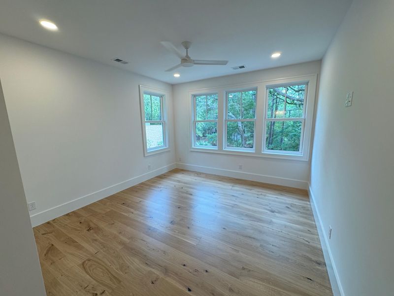 Spacious, unfurnished interior of a new home in , Seabrook Island (Image 34).