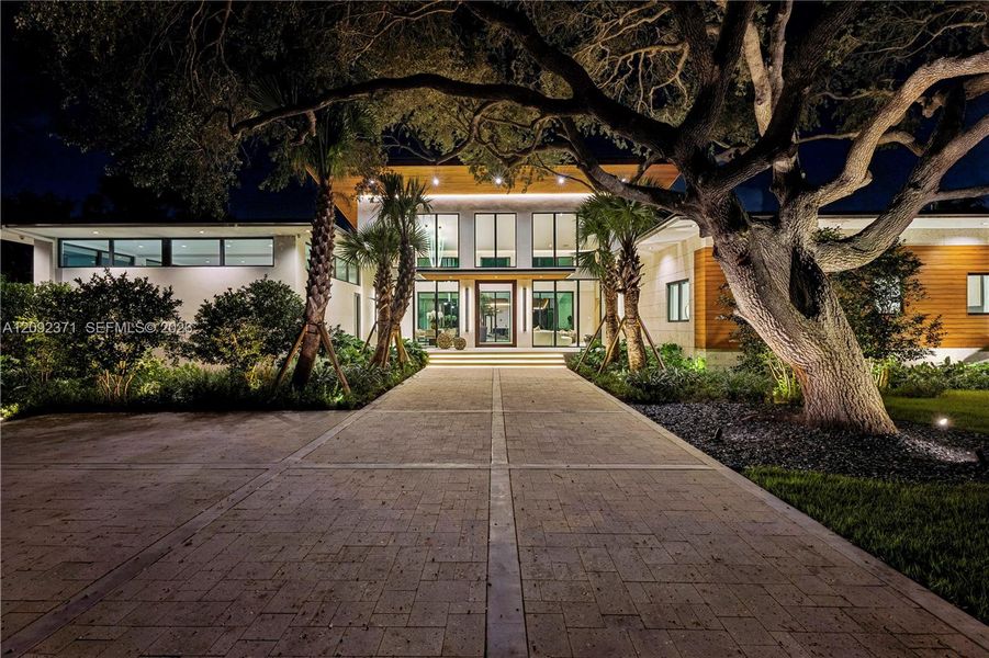 Image 93 of a home in .