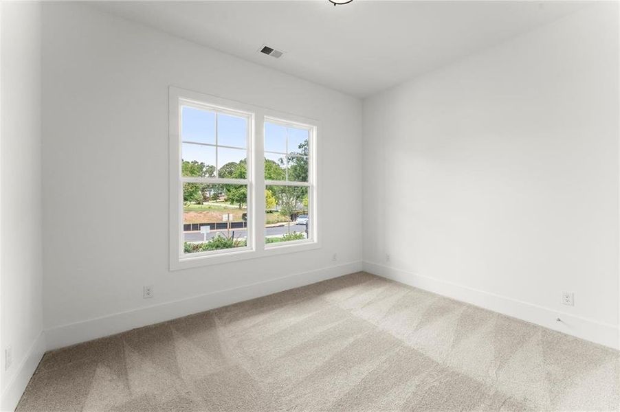 Spacious, unfurnished interior of a new home in Hillgrove Preserve, Powder Springs (Image 25).