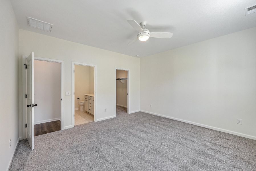 Spacious, unfurnished interior of a new home in , Holly Hill (Image 25).