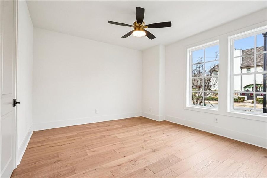 Spacious, unfurnished interior of a new home in Park Walke, Alpharetta (Image 42).