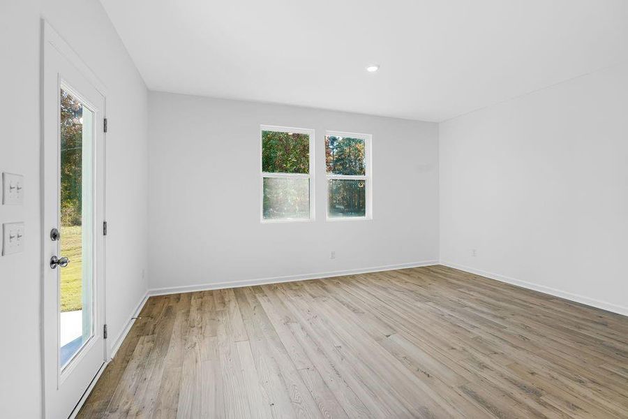 Spacious, unfurnished interior of a new home in Windance Lake, Loganville (Image 20).