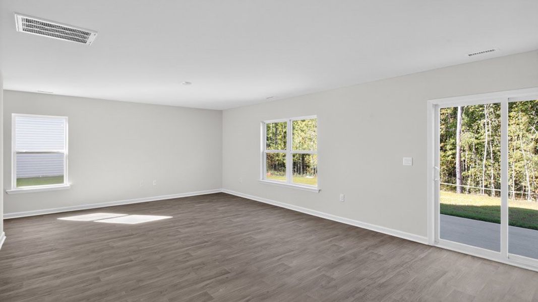 Spacious, unfurnished interior of a new home in Olive Branch, Clayton (Image 21).
