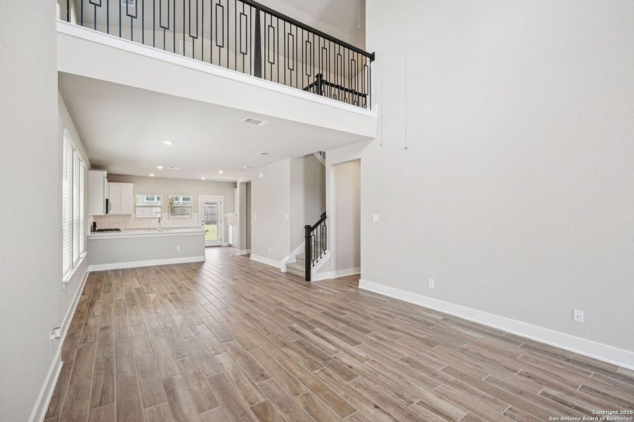 Spacious, unfurnished interior of a new home in Comanche Ridge, San Antonio (Image 34). Spacious, unfurnished interior of a new home in Comanche Ridge, San Antonio (Image 34).