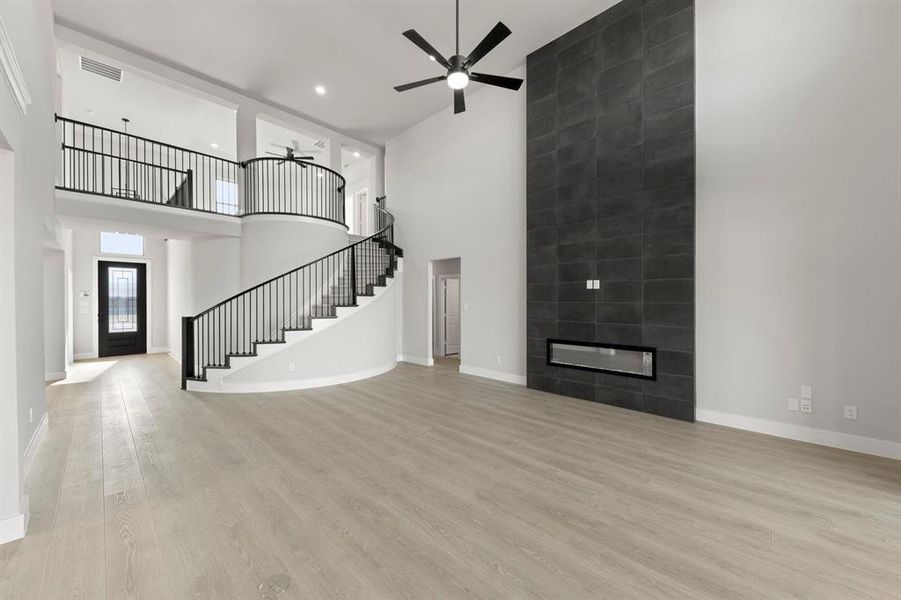 Spacious, unfurnished interior of a new home in Valencia on The Lake, Little Elm (Image 18).