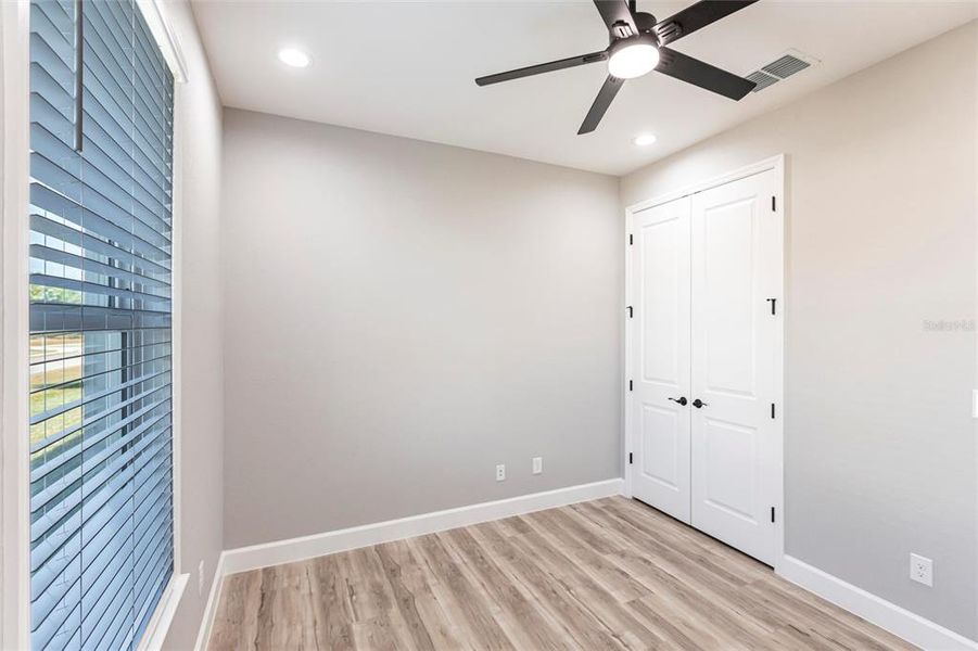 Spacious, unfurnished interior of a new home in , Cape Coral (Image 28).