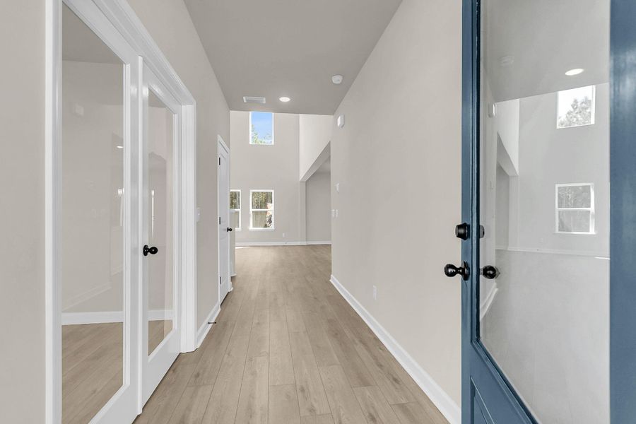 Spacious, unfurnished interior of a new home in , Ravenel (Image 12).