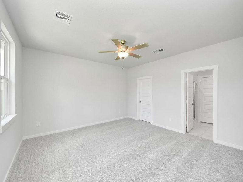 Spacious, unfurnished interior of a new home in Liberty Estates, Cleveland (Image 25).