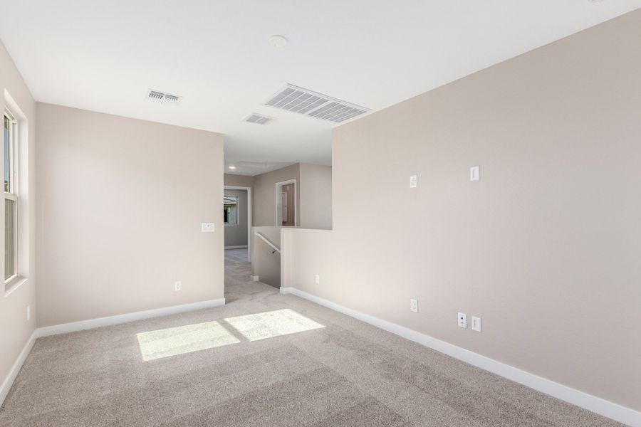 Spacious, unfurnished interior of a new home in Estrella, Goodyear (Image 10).