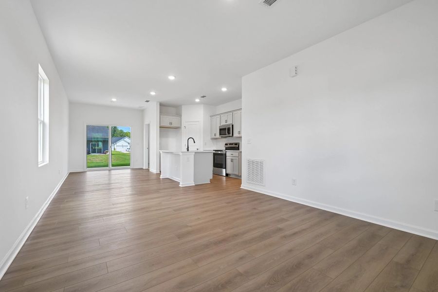 Representative images and renderings are for illustrative purposes. Actual structural options and design finishes of home may vary
