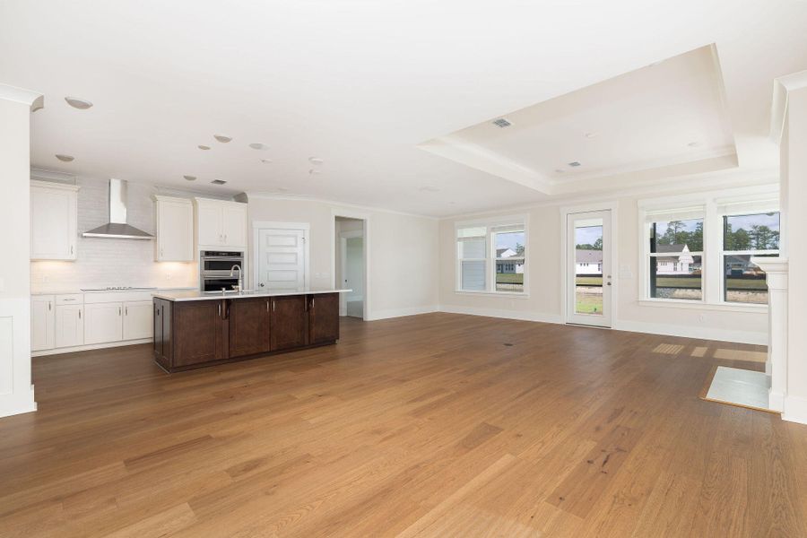 Spacious, unfurnished interior of a new home in , Charleston (Image 26).