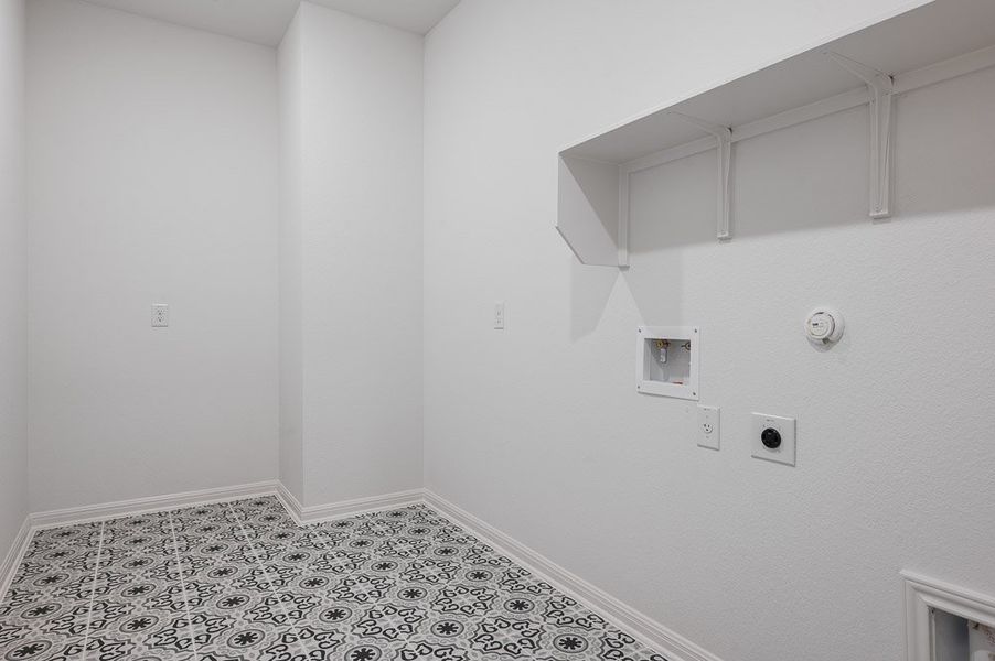 Spacious, unfurnished interior of a new home in Santa Rita Ranch, Liberty Hill (Image 10).