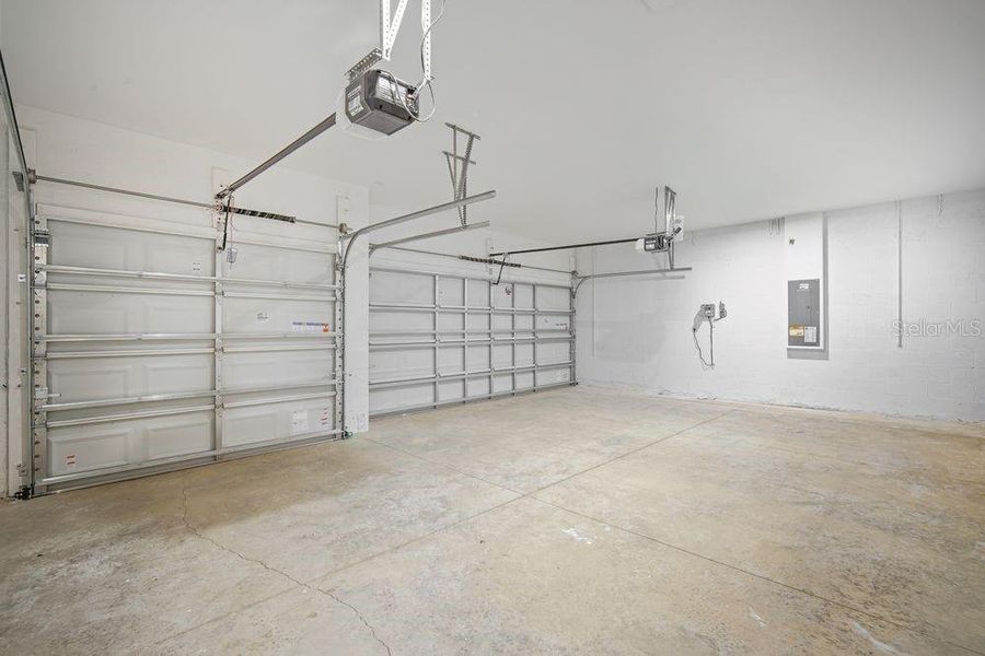 Spacious, unfurnished interior of a new home in Hammock at Two Rivers, Zephyrhills (Image 25).