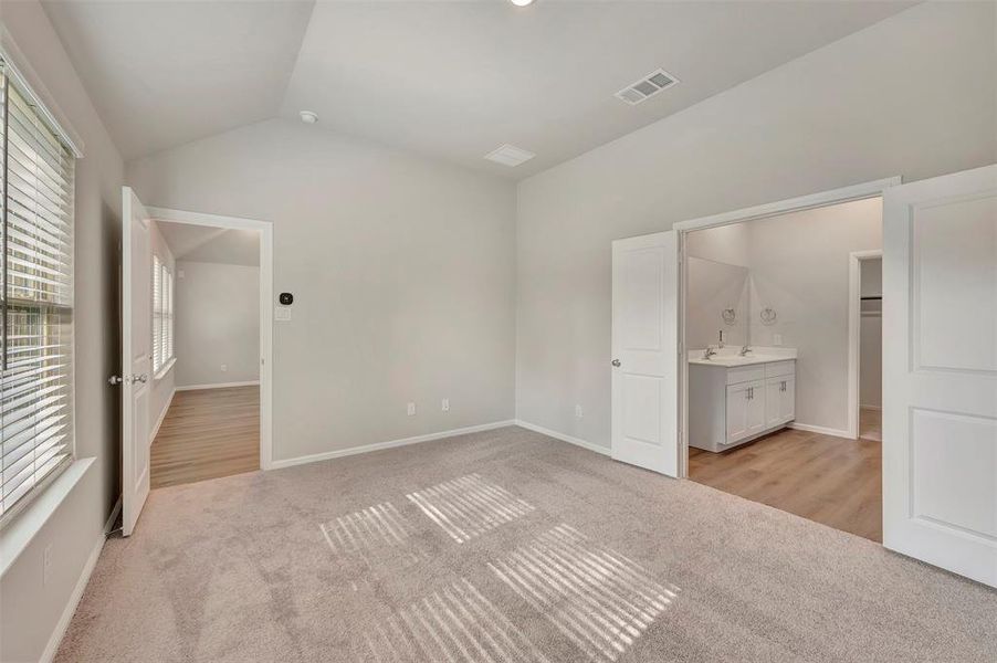 Spacious, unfurnished interior of a new home in Forest Park, Princeton (Image 36).