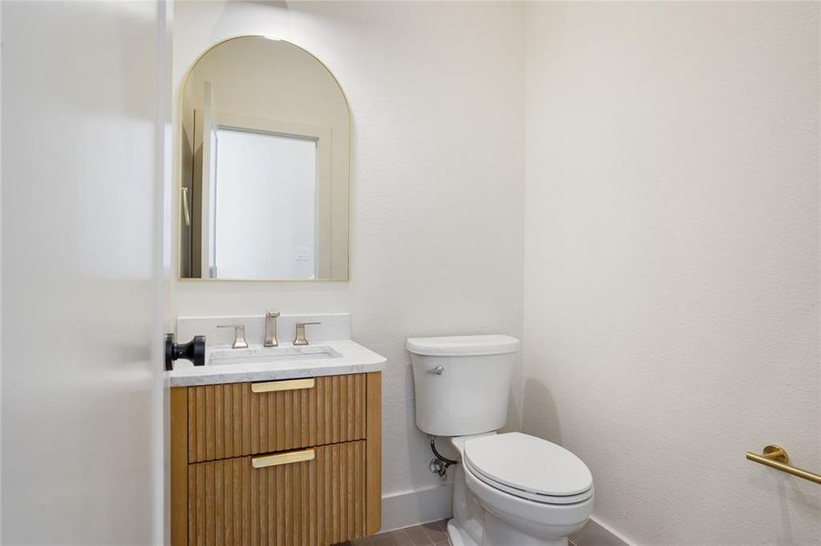 Furnished interior view inside a new home in , Dallas (Image 14).