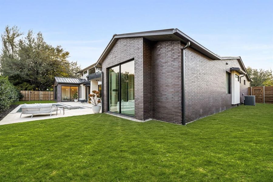 Image 38 of a home in .