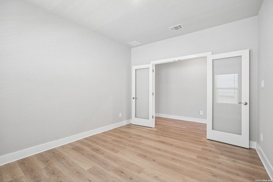 Spacious, unfurnished interior of a new home in Arcadia Ridge - Classic Series, San Antonio (Image 20).