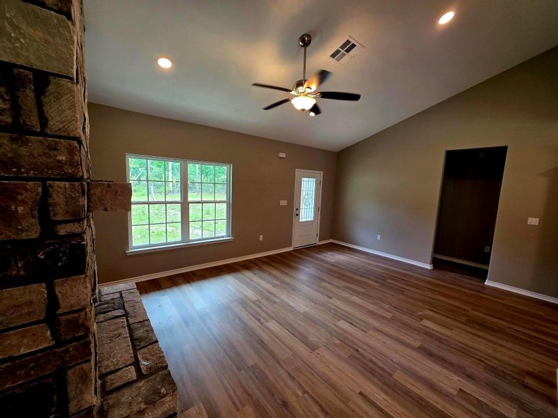 Spacious, unfurnished interior of a new home in , Lovelady (Image 19).