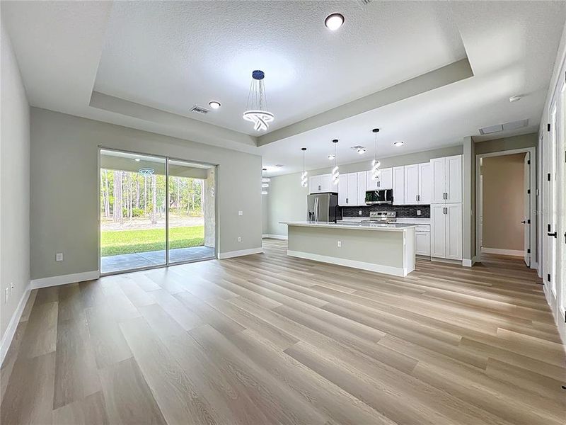 Spacious, unfurnished interior of a new home in , Citrus Springs (Image 32).