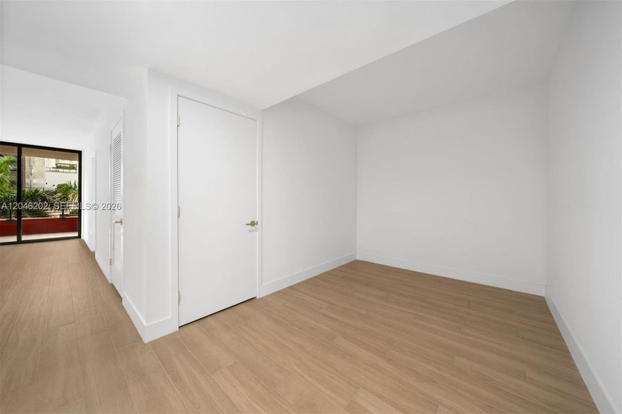 Spacious, unfurnished interior of a new home in , Miami (Image 19).