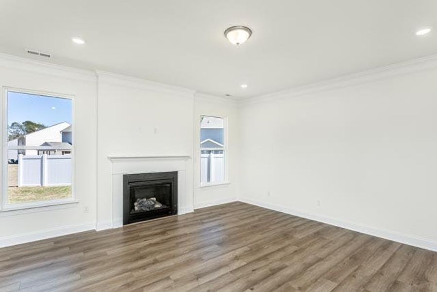 Spacious, unfurnished interior of a new home in Daniel Farms, Benson (Image 18).