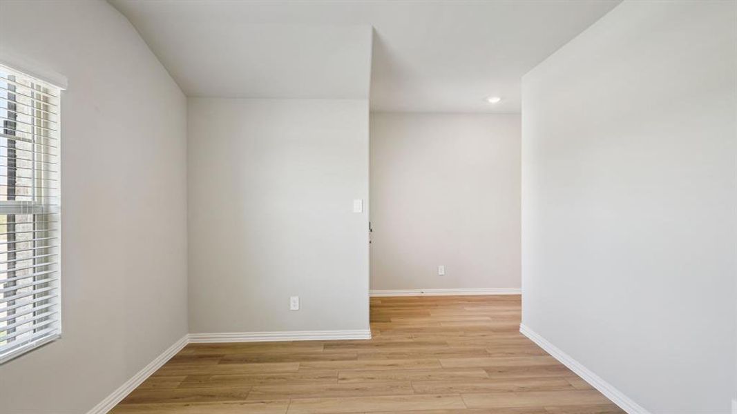 Spacious, unfurnished interior of a new home in Windmore, Princeton (Image 17).