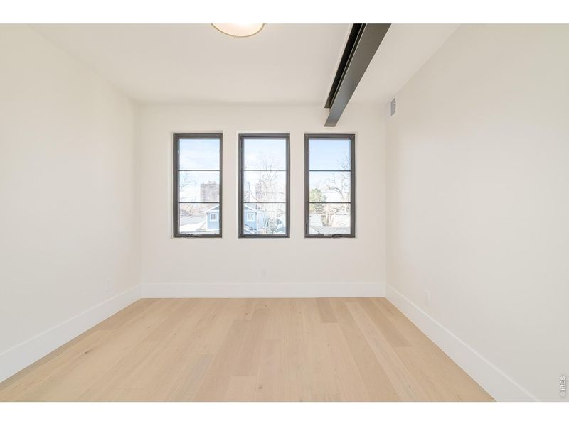 Spacious, unfurnished interior of a new home in , Denver (Image 25).