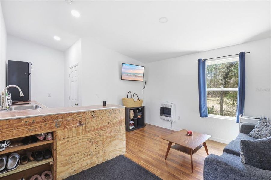 Furnished interior view inside a new home in , Dunnellon (Image 17).