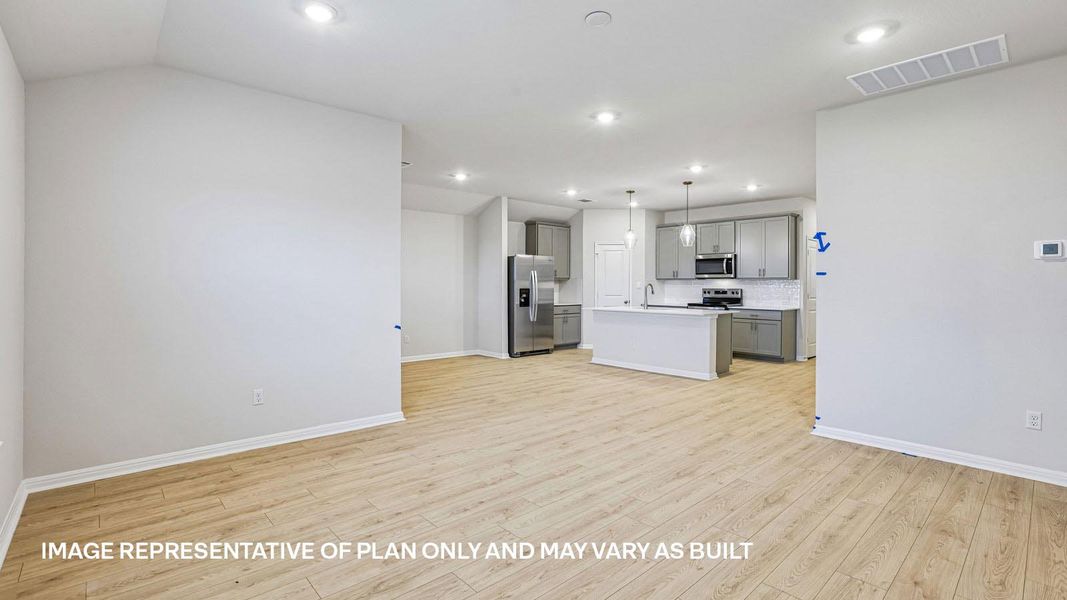 Spacious, unfurnished interior of a new home in Thunder Rock, Marble Falls (Image 19).