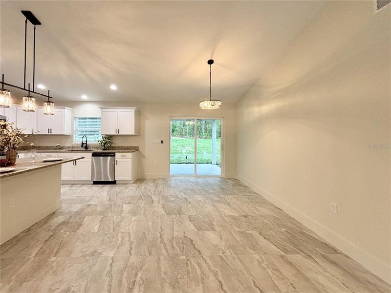Spacious, unfurnished interior of a new home in , Dunnellon (Image 47).