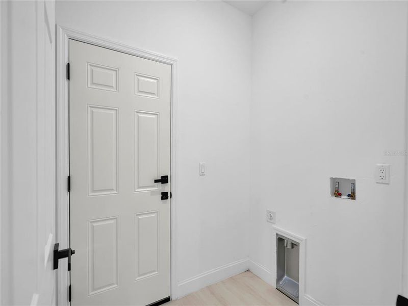 Spacious, unfurnished interior of a new home in , North Port (Image 29).