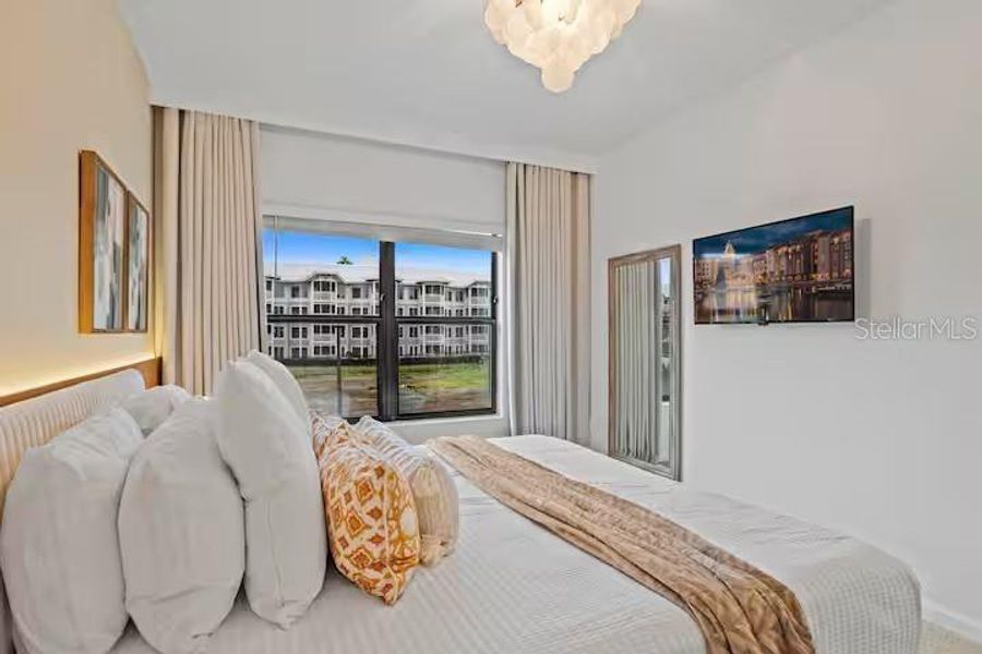 Furnished interior view inside a new home in , Orlando (Image 32).