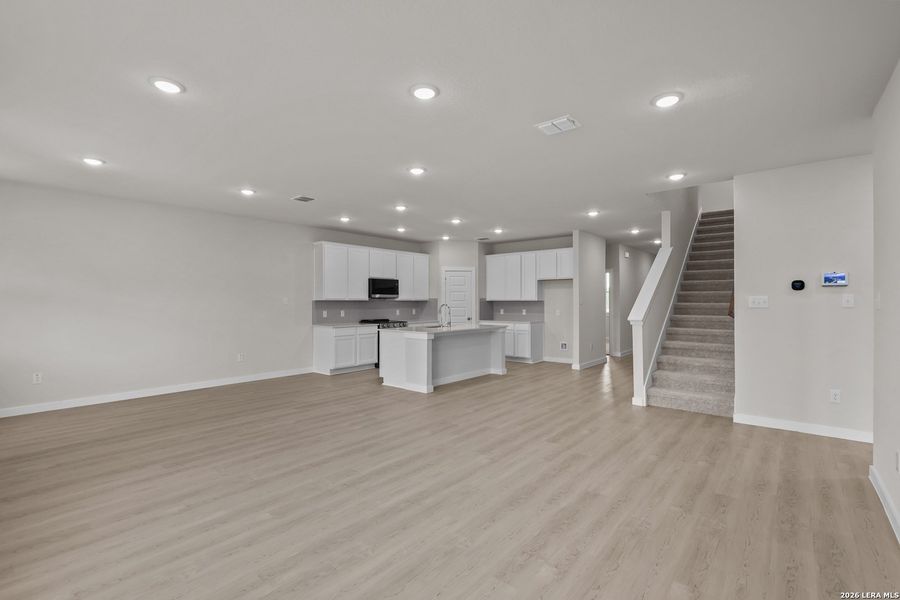 Spacious, unfurnished interior of a new home in Cinco Lakes, San Antonio (Image 34). Spacious, unfurnished interior of a new home in Cinco Lakes, San Antonio (Image 34).