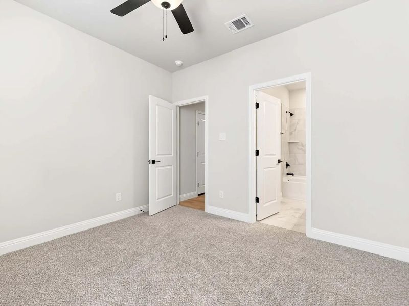 Spacious, unfurnished interior of a new home in Heartland, Heartland (Image 32).