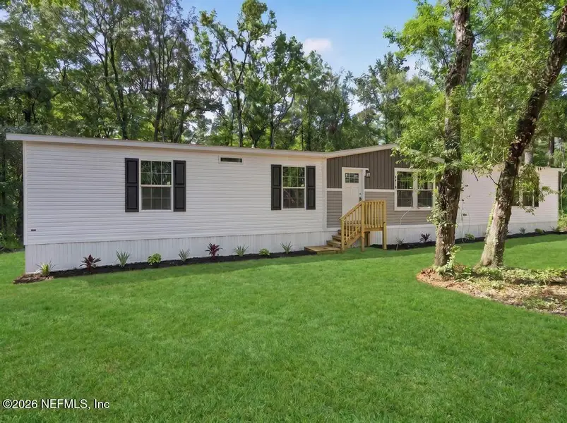 Exterior details and patio area of a home in , Middleburg (Image 27).