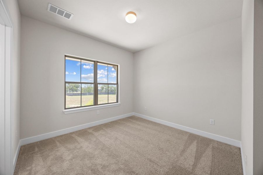 Spacious, unfurnished interior of a new home in Parmer Ranch, Georgetown (Image 24).