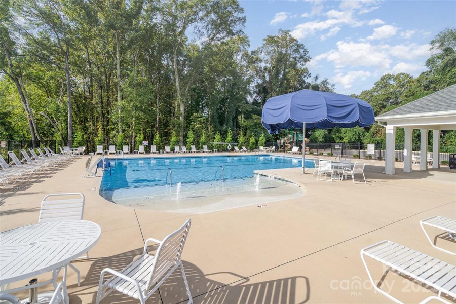 Community amenities in , Dallas (Image 25). Community amenities in , Dallas (Image 25).